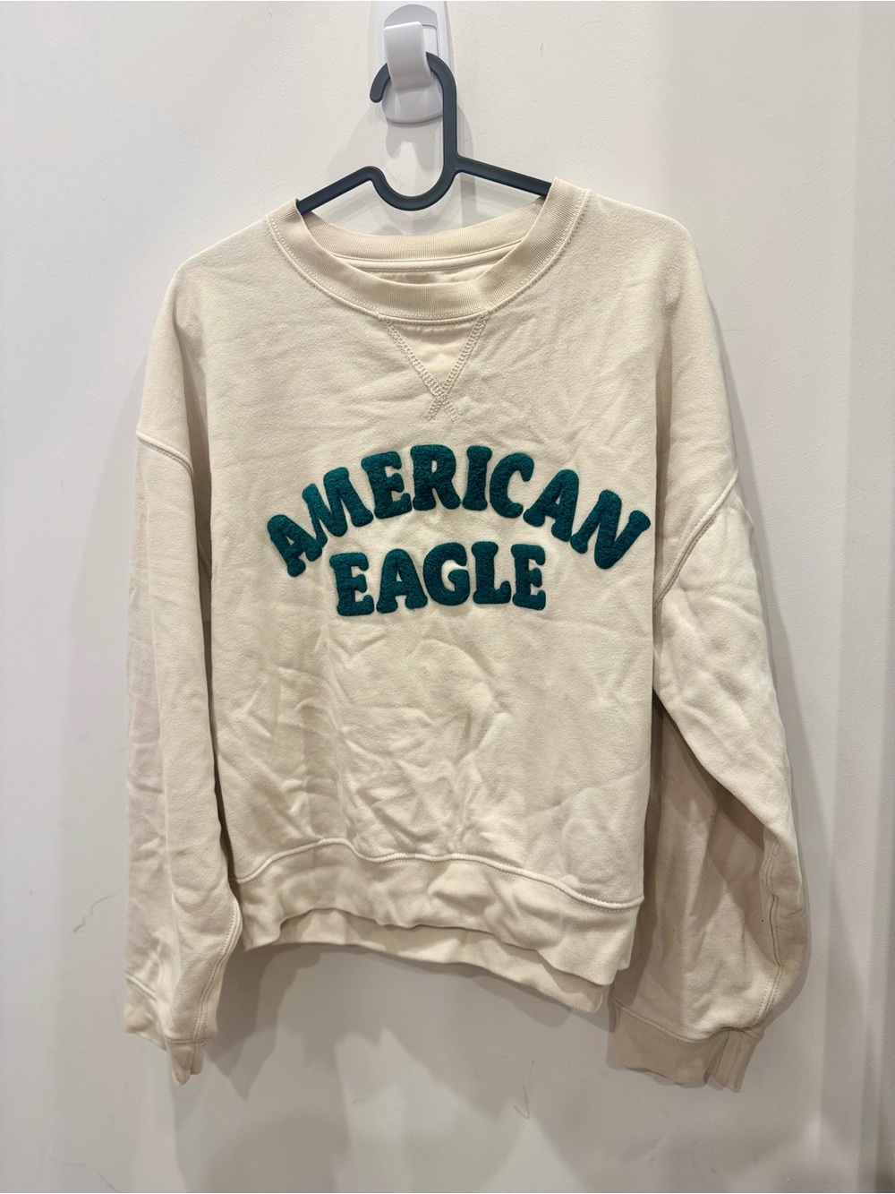 American Eagle Outfitters Cream Crewneck Sweatshirt with Green Logo
